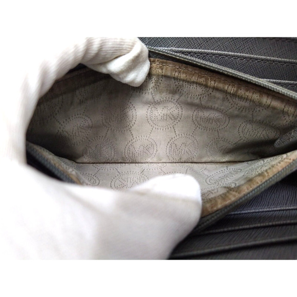 Michael Kors Brown Leather Crocodile Embossed Zip Around Credit Card Wallet - Picture 12 of 12